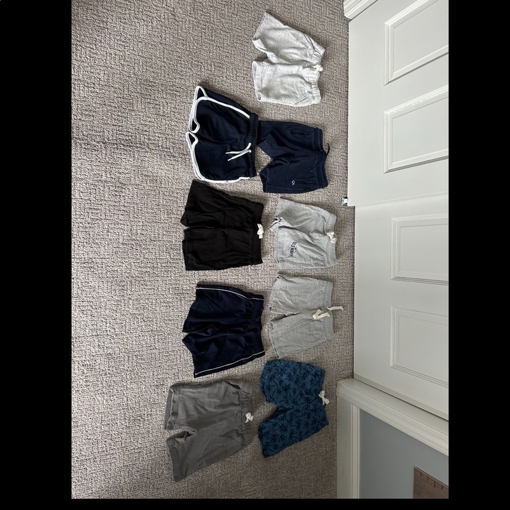 Size 3T boys shorts (9 pairs) gap, old navy brands. Take all for one price